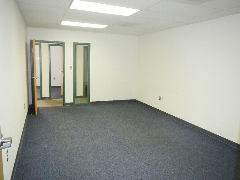 More Photos Of 15 Wormans Mill Ct, Frederick Research And Development For Lease