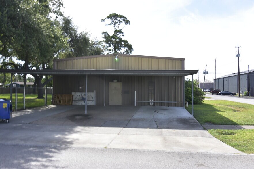 Primary Photo Of 630 Kentucky St, South Houston Office For Sale