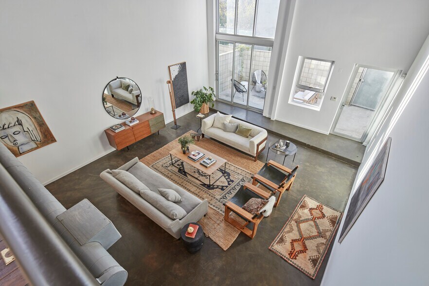 More Photos Of 2100 Abbot Kinney Blvd, Venice Office For Lease