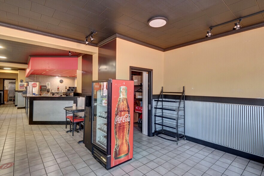 More Photos Of 329 4th St, Wausau Storefront Retail Residential For Sale