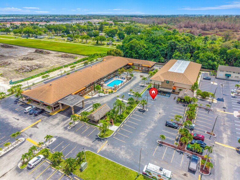 More Photos Of 333 SE 1st Ave, Florida City Hotel For Sale