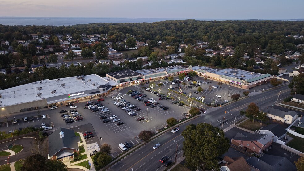 More Photos Of 181-227 Forest Ave, Glen Cove Unknown For Lease