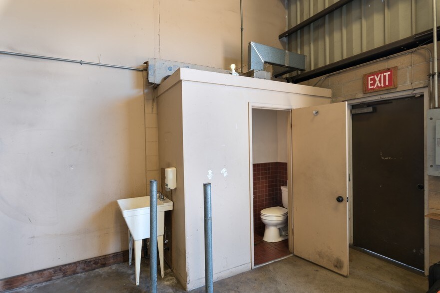 More Photos Of 3083 Aukele St, Lihue Warehouse For Lease