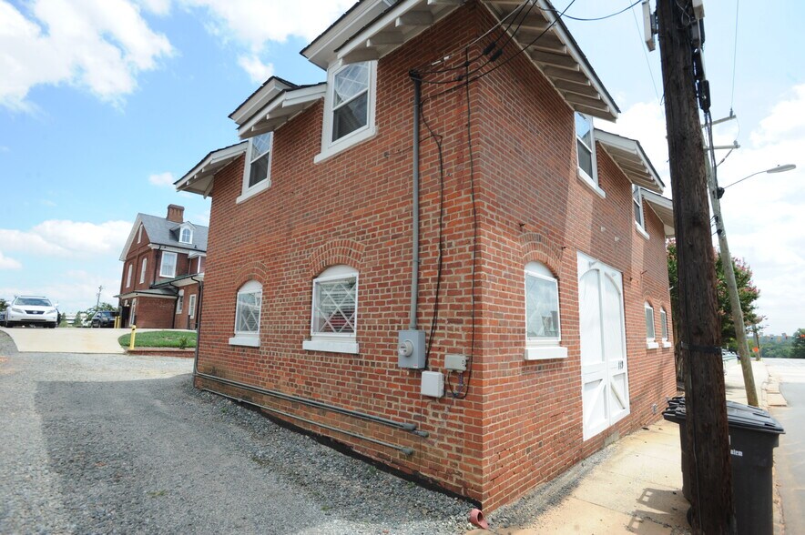 More Photos Of 119 S Marshall St, Winston-Salem Office For Lease