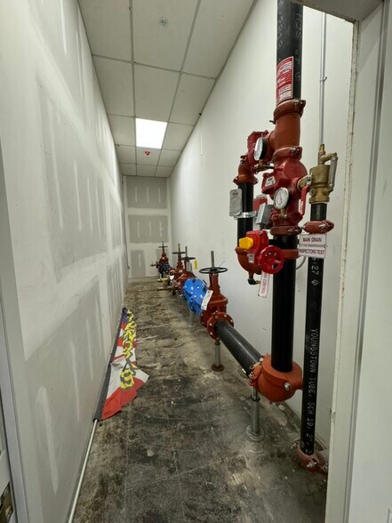 More Photos Of 651 Carey Ave, Hanover Township Freestanding For Lease