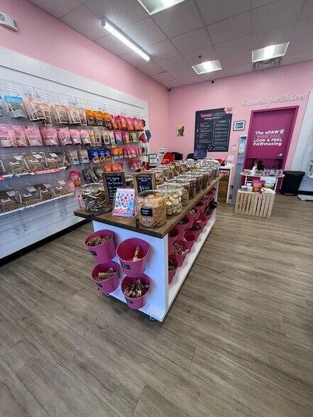 More Photos Of 8474 Bannerman Blvd, Tallahassee General Retail For Lease