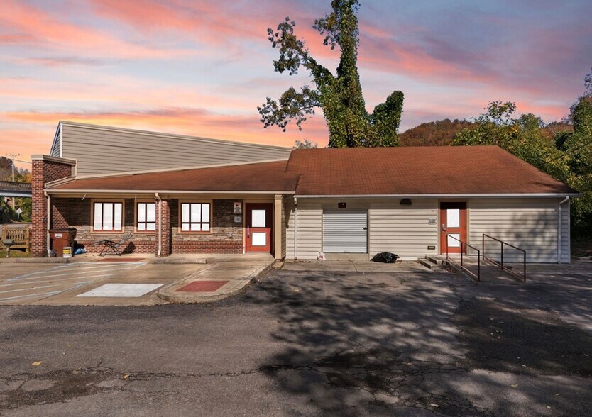More Photos Of 421 Memorial Dr, Hazard Office For Sale