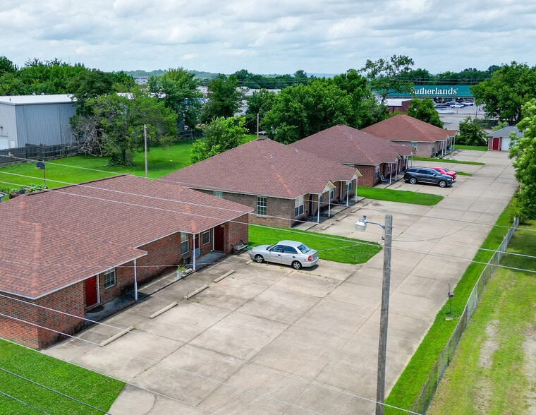 More Photos Of 1851 Brazil Ave, Fort Smith Apartments For Sale