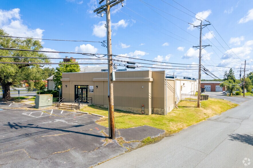 More Photos Of 2360 Pulaski Hwy, North East Restaurant For Sale