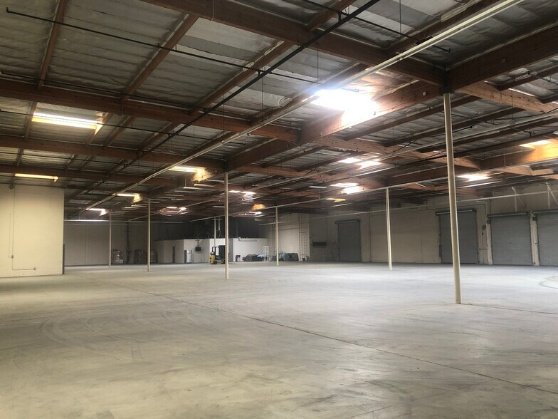 More Photos Of 2020 Elm Ct, Ontario Warehouse For Sale