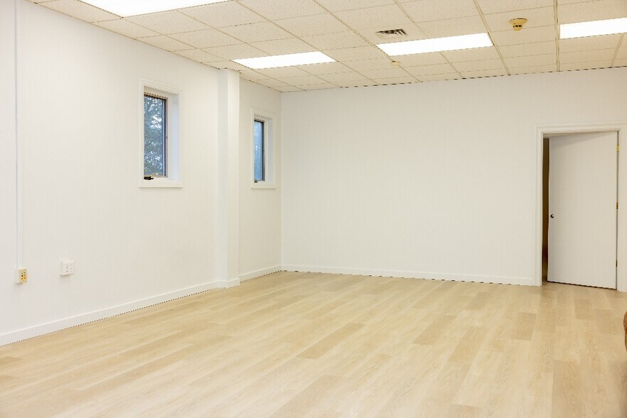 More Photos Of 883 Black Rock Tpke, Fairfield Office Residential For Lease