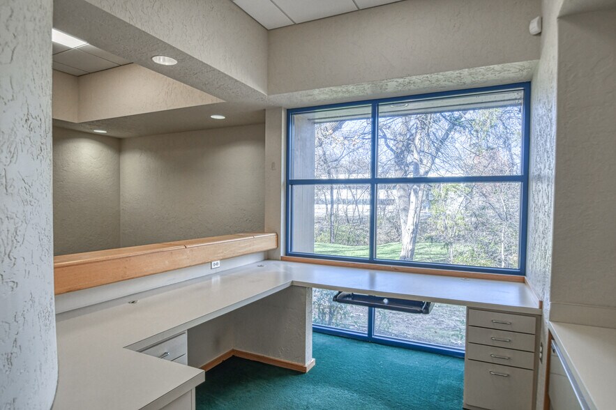 More Photos Of 3280 Marshall Ave, Norman Office For Sale