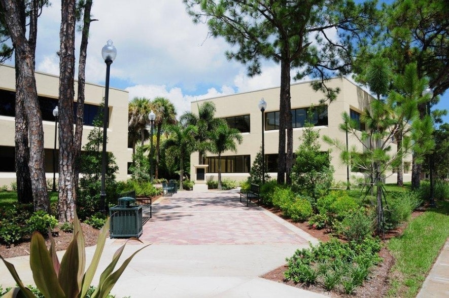 More Photos Of 1905 S 25th St, Fort Pierce Medical For Lease