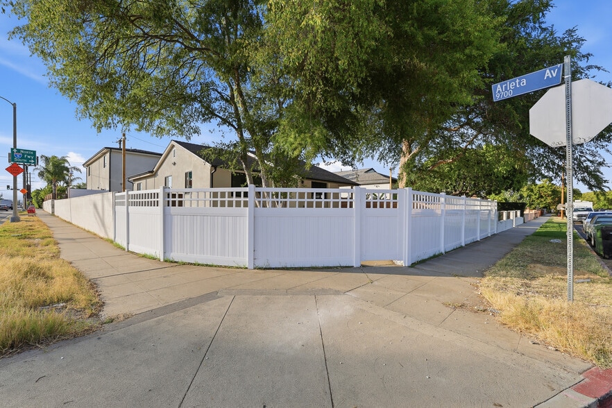 More Photos Of 13689 Garber St, Arleta Multifamily For Sale