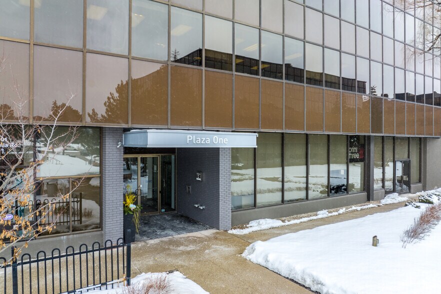 More Photos Of 2000 Argentia Rd, Mississauga Unknown For Lease