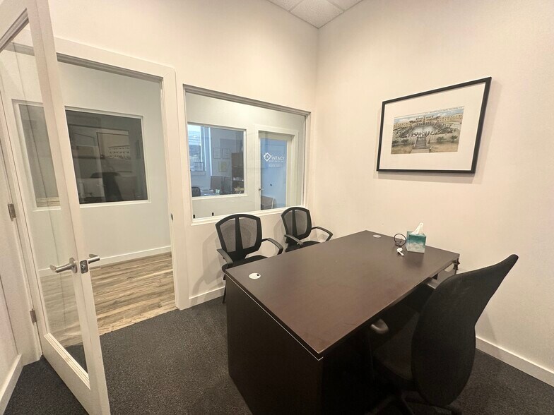 More Photos Of 1901 Harrison St, Hollywood Office For Lease