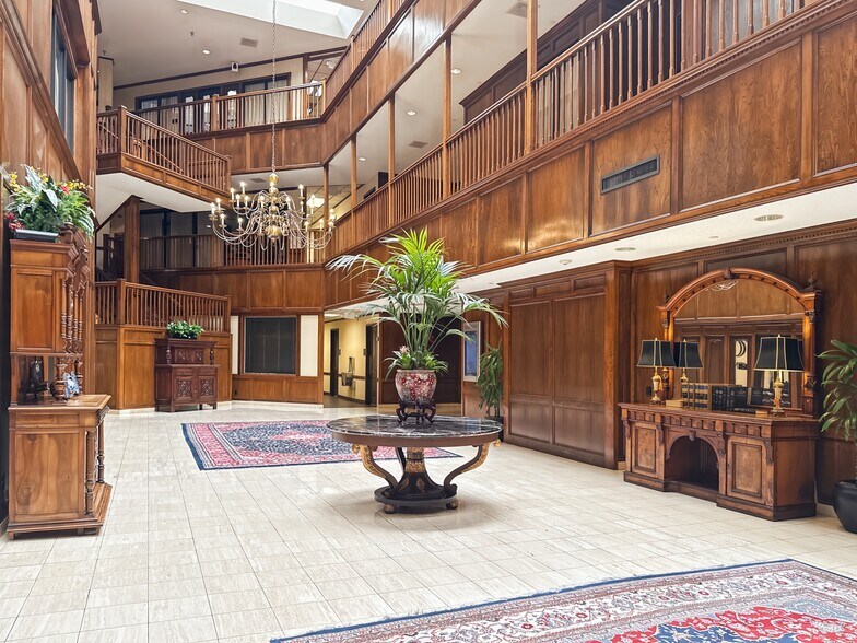 More Photos Of 950 Echo Ln, Houston Coworking Space