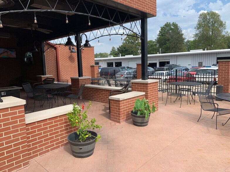 More Photos Of 309 E Main St, Carbondale Restaurant For Sale