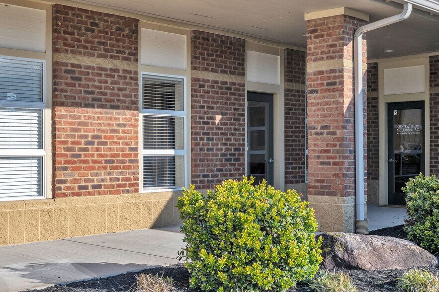 More Photos Of 2540 Sand Pike Blvd, Pigeon Forge Office For Lease