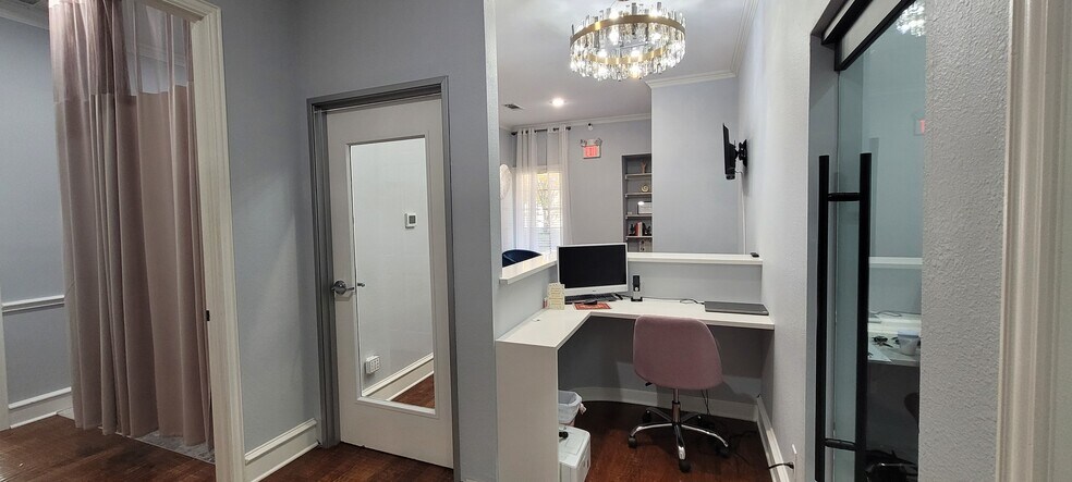 More Photos Of 1420 W Exchange Pky, Allen Coworking Space