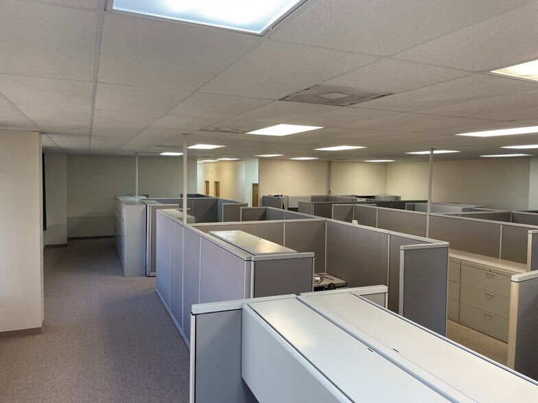 More Photos Of 140 Crouch Commercial Ct, Irmo Light Manufacturing For Lease