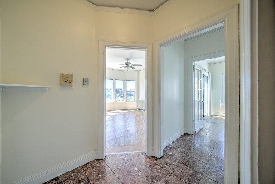 More Photos Of 570 Grand Ave, Oakland Apartments For Sale