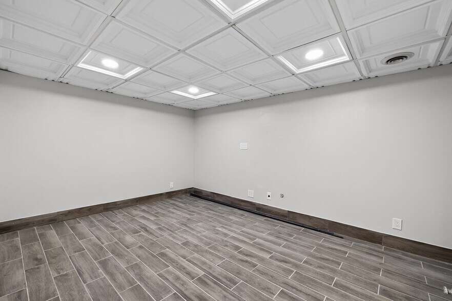 More Photos Of 1701 Wynwood Dr, Cinnaminson Medical For Sale