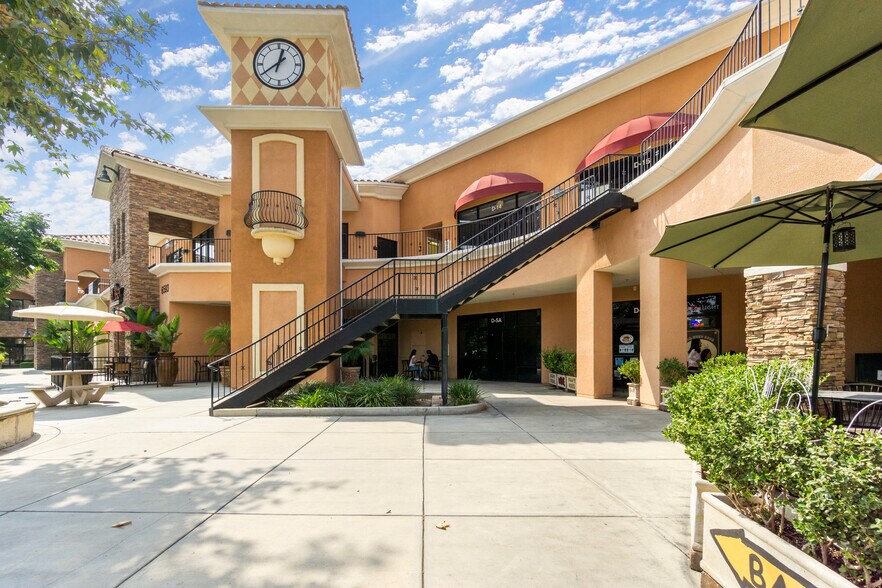 More Photos Of 6591-6599 Collins Dr, Moorpark Unknown For Lease