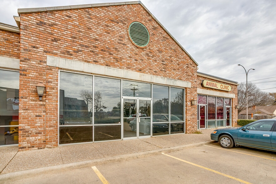 More Photos Of 2430 N Davis Dr, Arlington Freestanding For Lease