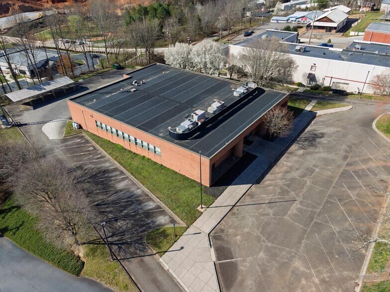 More Photos Of 261 E Palmer St, Franklin Manufacturing For Sale