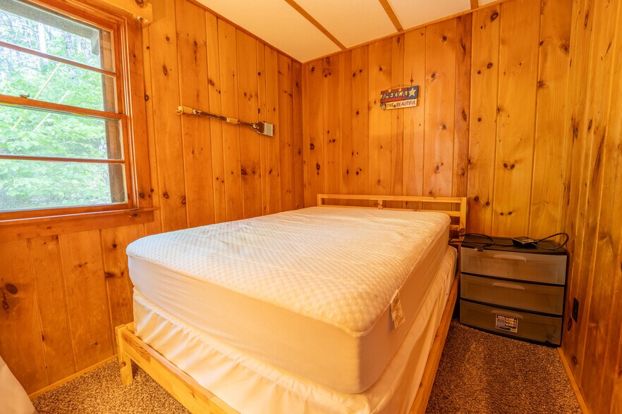 More Photos Of 224 N Shore Rd, Hadley Hotel For Sale