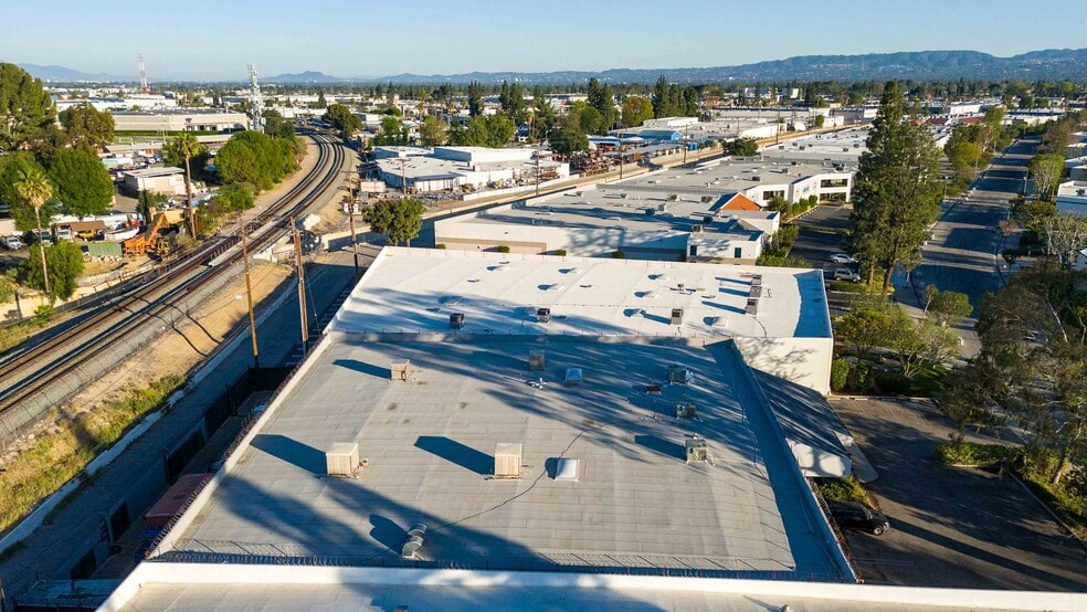 More Photos Of 9362 Eton Ave, Chatsworth Warehouse For Lease