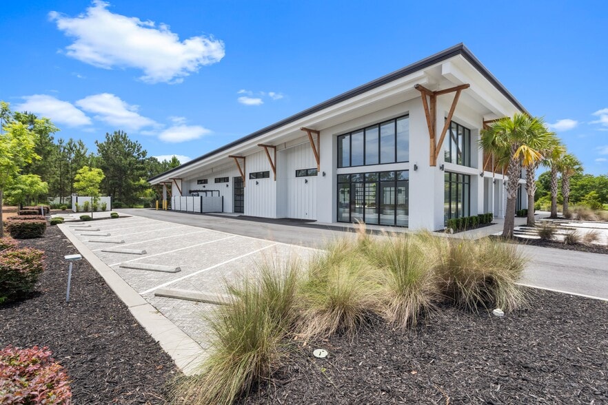 More Photos Of 119 Persimmon St, Bluffton Freestanding For Sale