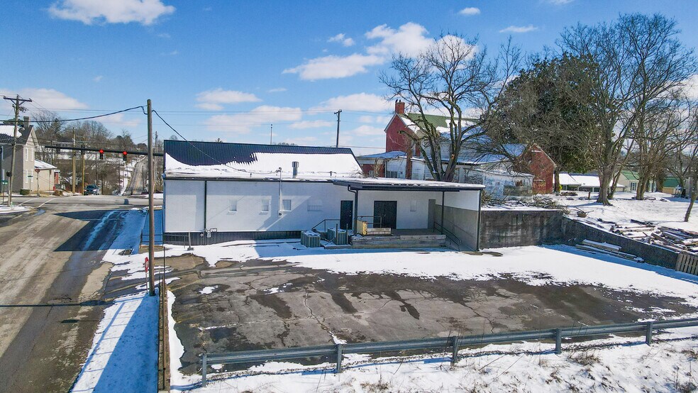 More Photos Of 201 S Main St, Greensburg Warehouse For Sale