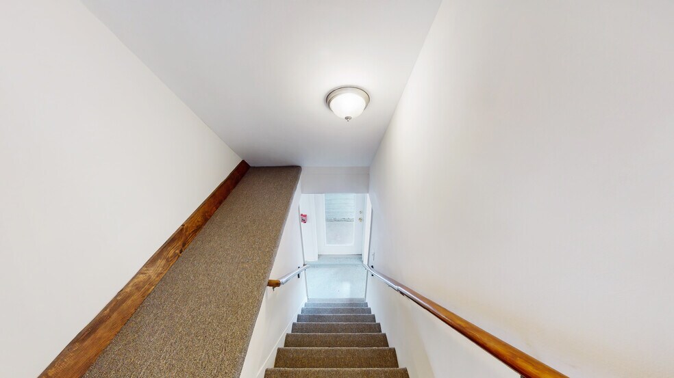 More Photos Of 220 Silver Lake Rd, Dingmans Ferry Office For Sale