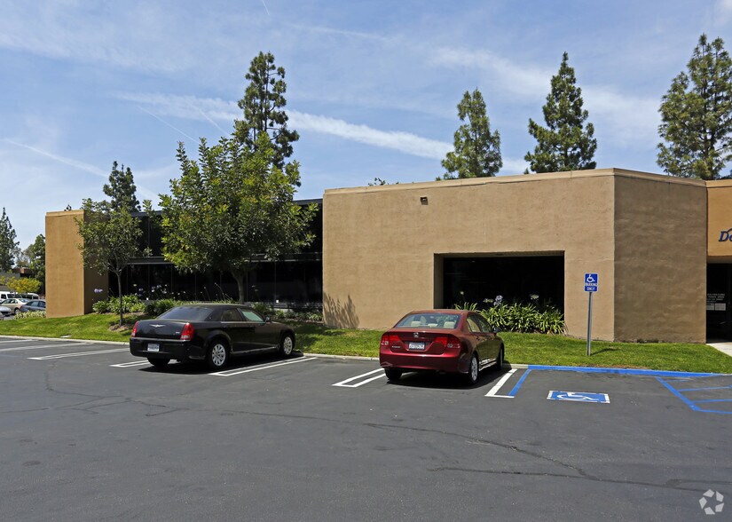 More Photos Of 23151 Plaza Pointe Dr, Laguna Hills Office For Lease