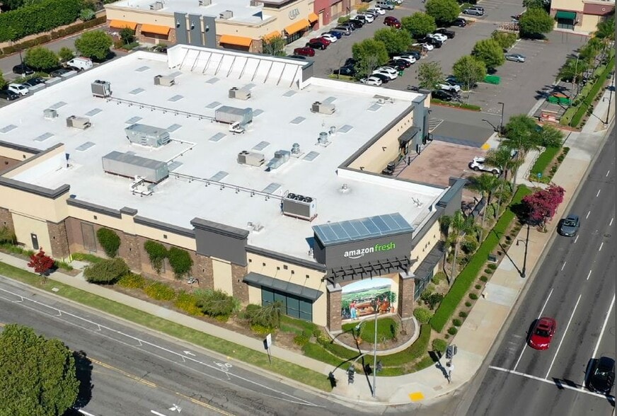 More Photos Of 15250 Whittier Blvd, Whittier Freestanding For Sale