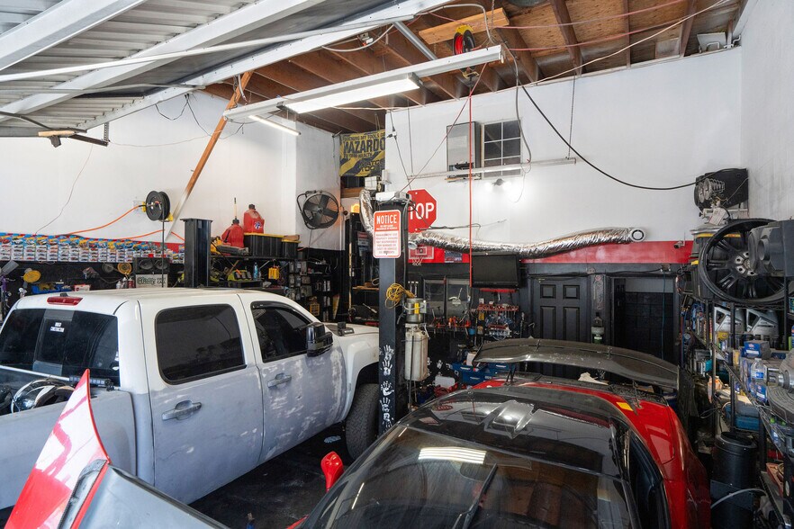 More Photos Of 8332 Tampa Ave, Northridge Auto Repair For Sale
