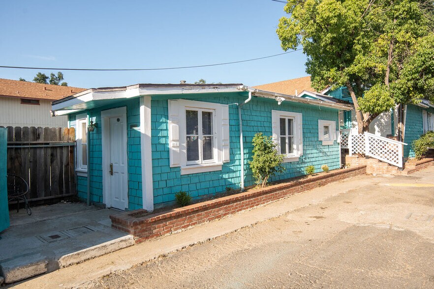 More Photos Of 18239 Main St, Jamestown Hotel For Sale