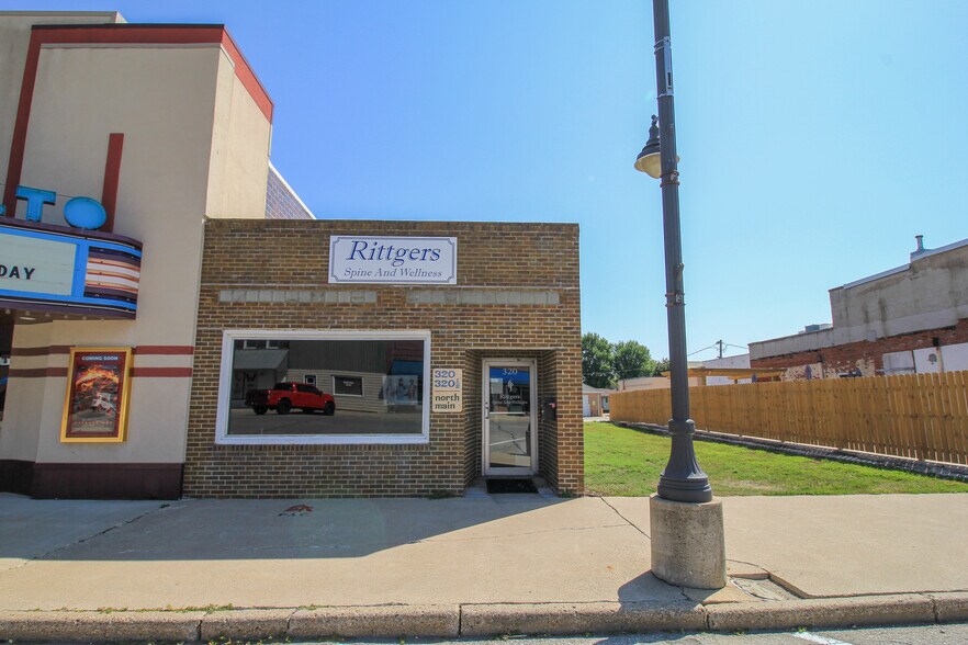 Primary Photo Of 320 N Main St, Pocahontas Medical For Sale