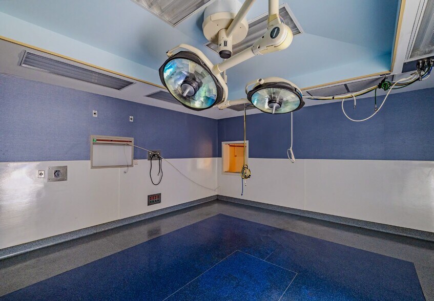 More Photos Of 15-01 Broadway, Fair Lawn Medical For Sale