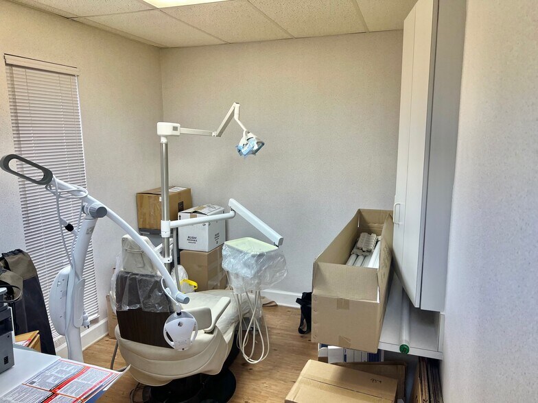 More Photos Of 2210 S Macdill Ave, Tampa Office For Sale