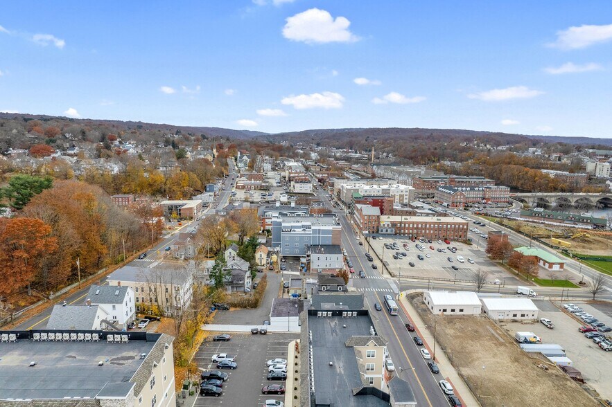 More Photos Of 356 Howe Ave, Shelton Apartments For Lease