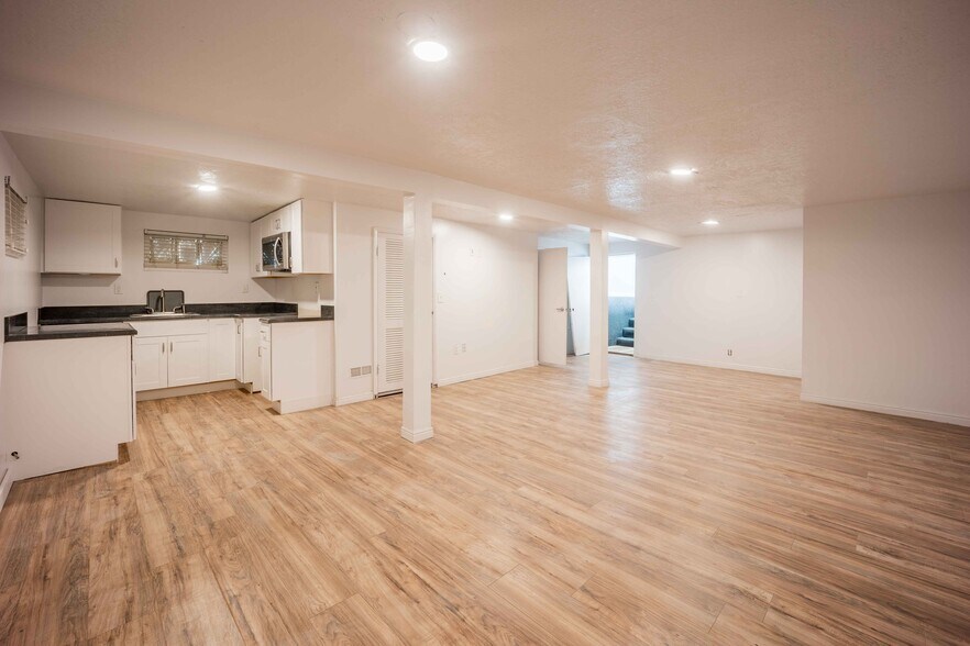 More Photos Of 3841 S Highland Dr, Salt Lake City Freestanding For Sale