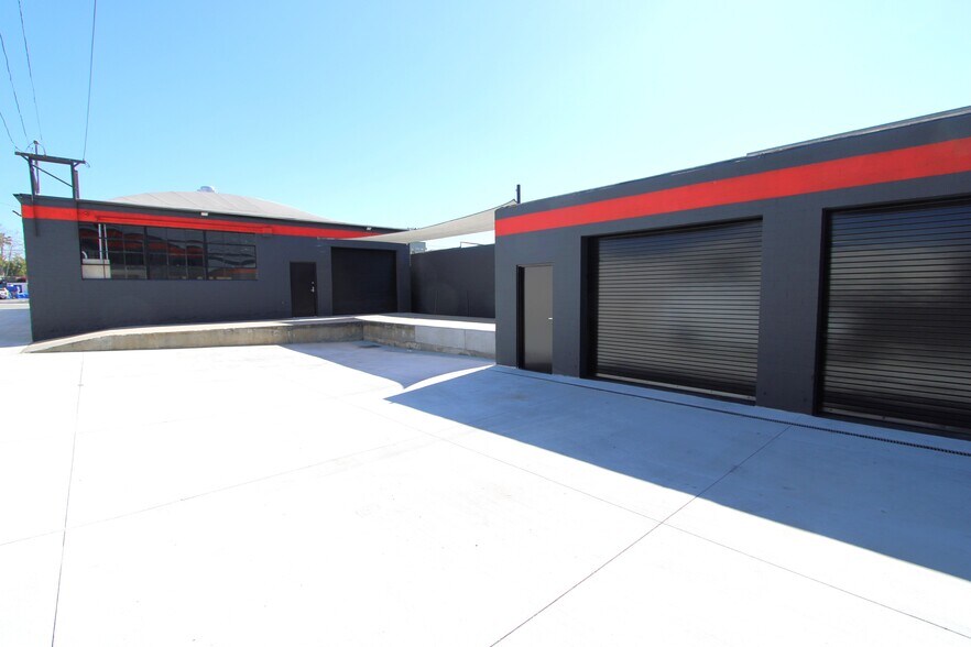 More Photos Of 521 Commercial St, Glendale Warehouse For Lease