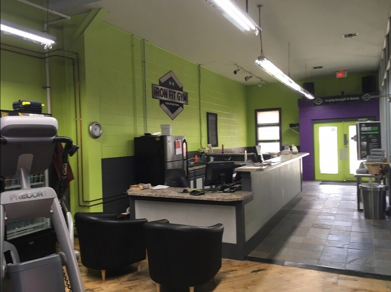 More Photos Of 105 Warwick St, Lititz Freestanding For Sale