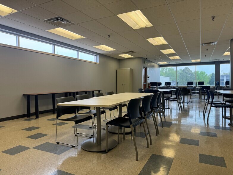 More Photos Of 1575 W 124th Ave, Westminster Light Manufacturing For Sale