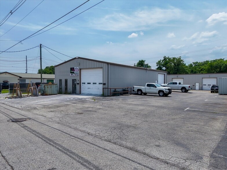 More Photos Of 722-726 Roanoke St, Salem Research And Development For Sale