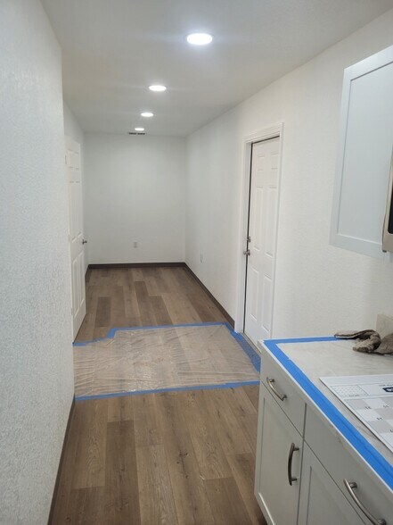 More Photos Of 406 Oak St, Wichita Falls Warehouse For Lease