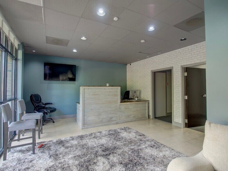 More Photos Of 1000 Van Buren Ave, Indian Trail Flex For Lease